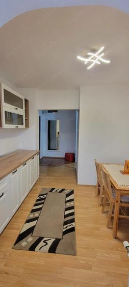 Apartament cu 3 camere decomandat în Nufărul