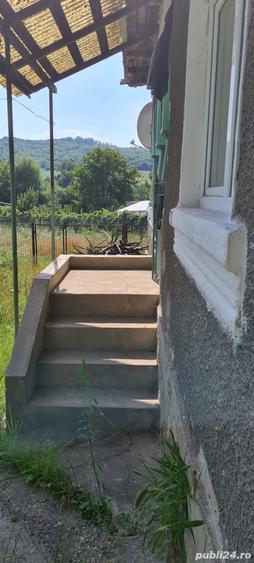 Casă cu 3 camere în Bârsești (Mihăești)