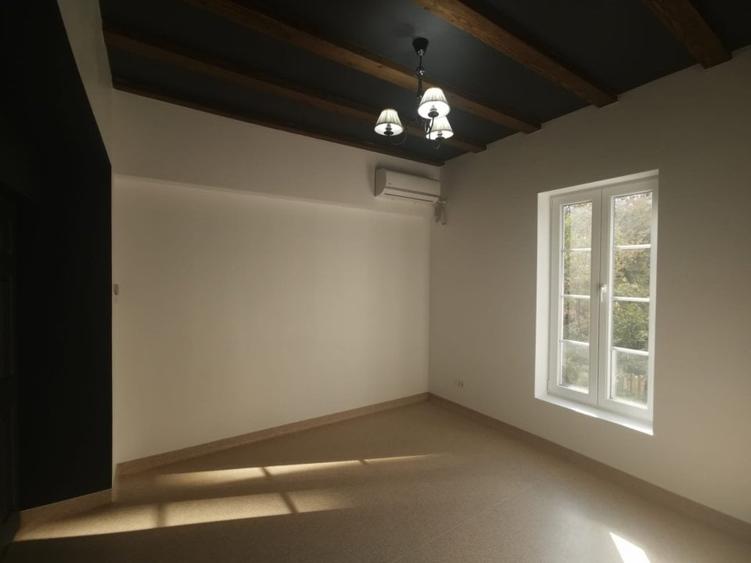 Casă individuală cu 4 camere cu Teren 200 Mp în Obor