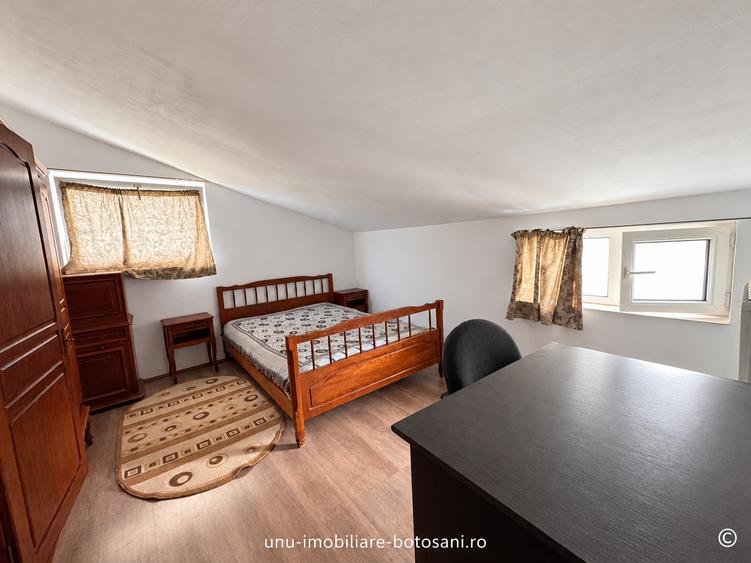 Apartament cu 4 camere decomandat în Central