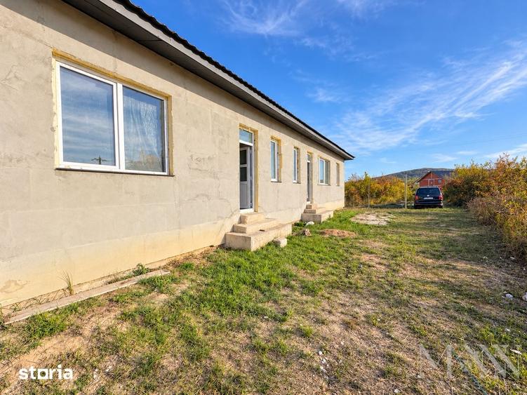 Casă cu 4 camere cu Teren 553 Mp în Sânmartin