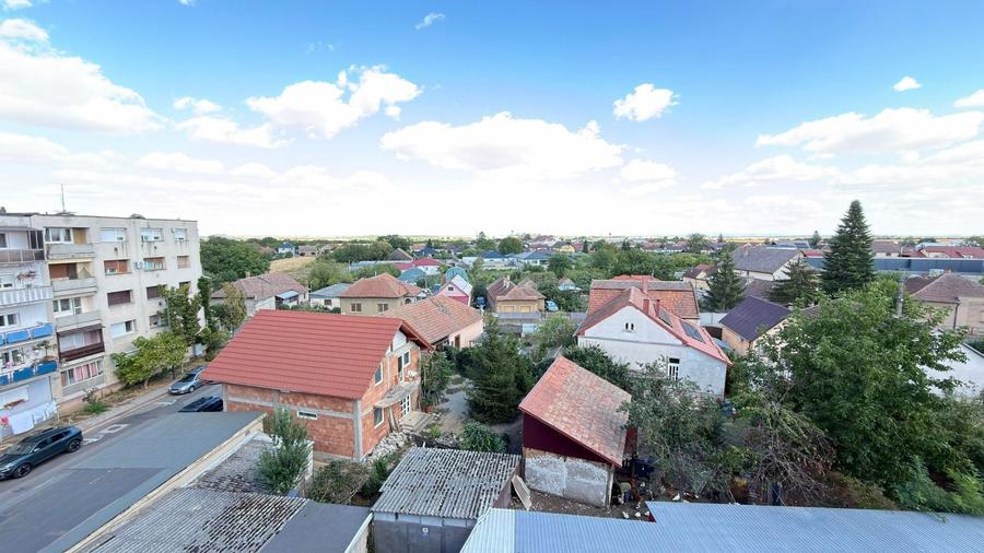 Apartament cu 3 camere semidecomandat în Nord-Vest