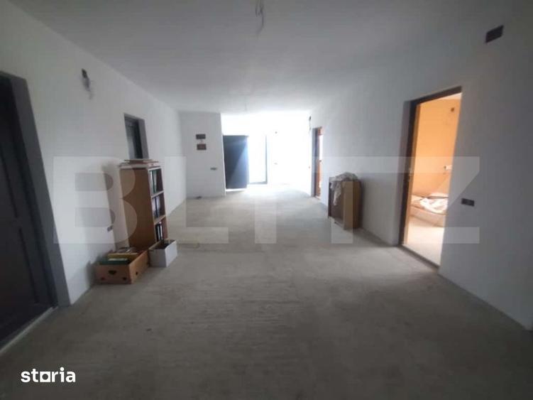 Spațiu comercial, de 1,400 mp, în Uriu