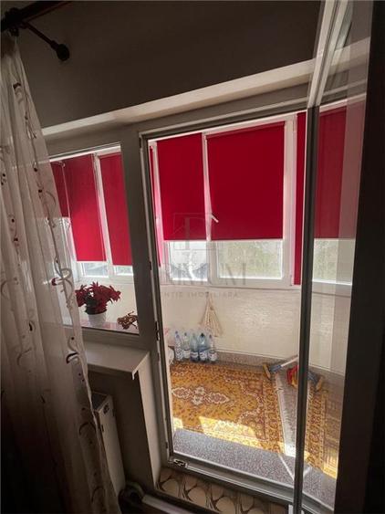 Apartament cu 4 camere decomandat în Lipovei