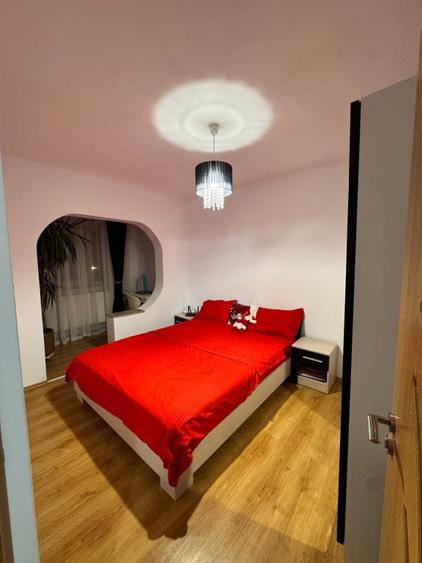 Apartament cu 3 camere decomandat în Central