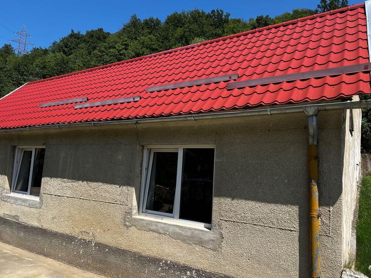 Casă cu 3 camere în Sasca Montană