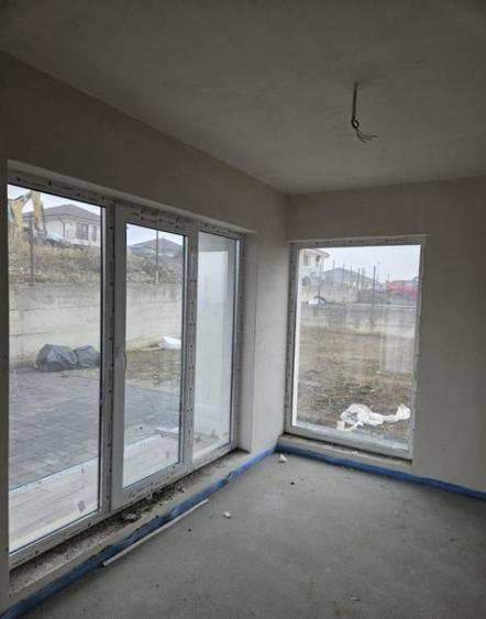Casă cu 4 camere cu Teren 332 Mp în Chinteni