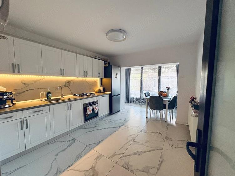 Apartament cu 3 camere nedecomandat în Central