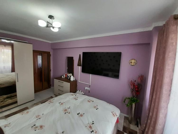 Apartament cu 3 camere decomandat, mobilat în Sud