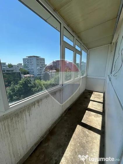Apartament cu 2 camere semidecomandat în 1 Mai