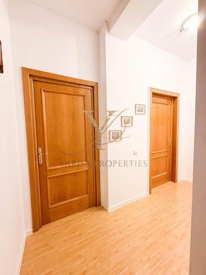 Casă individuală cu 14 camere cu Garaj în Odăile