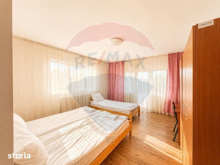 Casă cu 9 camere cu Teren 472 Mp în CFR