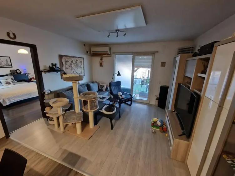 Apartament cu 3 camere semidecomandat, mobilat în Tunari