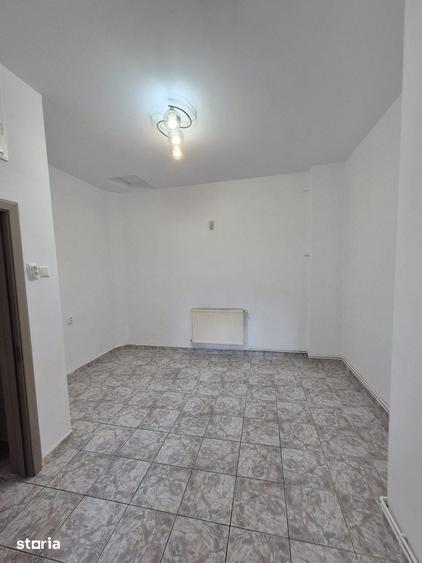 Casă cu 4 camere cu Teren 204 Mp în Ștefan cel Mare