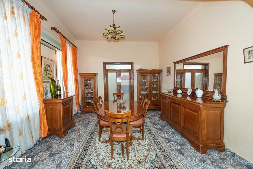 Casă cu 4 camere în Central