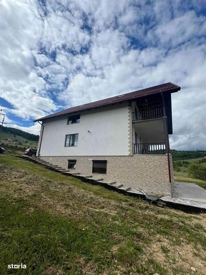 Casă cu 4 camere cu Teren 3808 Mp în Mestecăniș