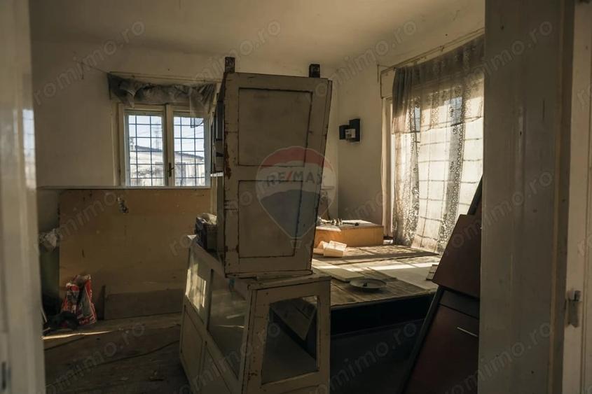 Casă cu Teren 946 Mp în Central