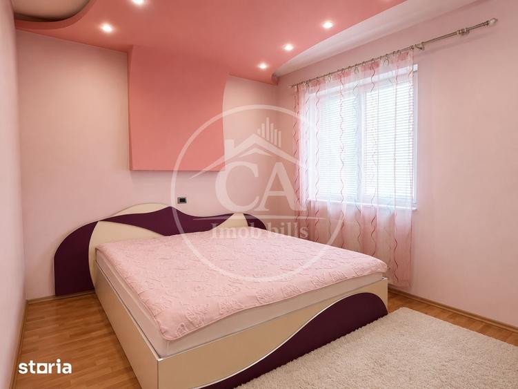 Casă cu 5 camere decomandat cu Teren 298 Mp în Rogerius