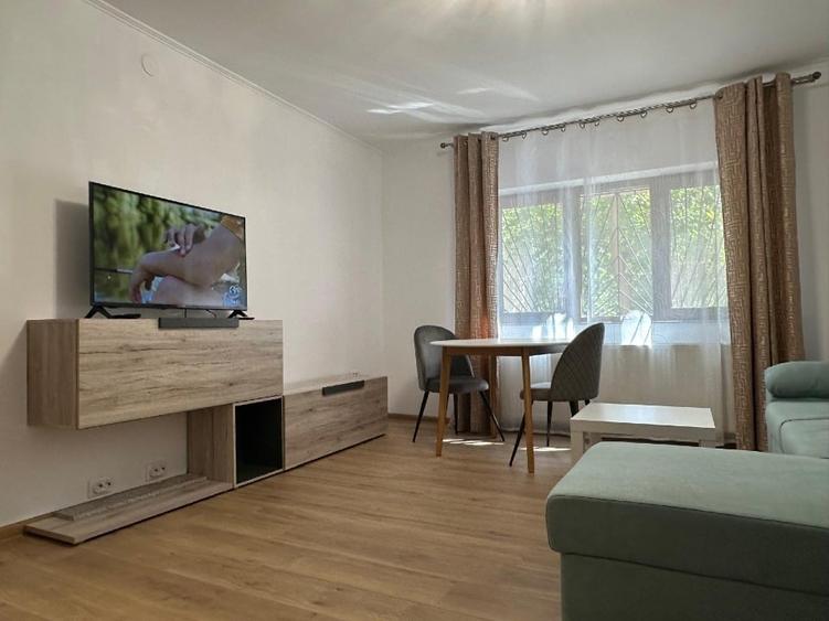 Apartament cu 2 camere, mobilat în Unirii