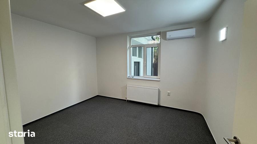 Casă cu 9 camere cu Teren 120 Mp în Cantemir