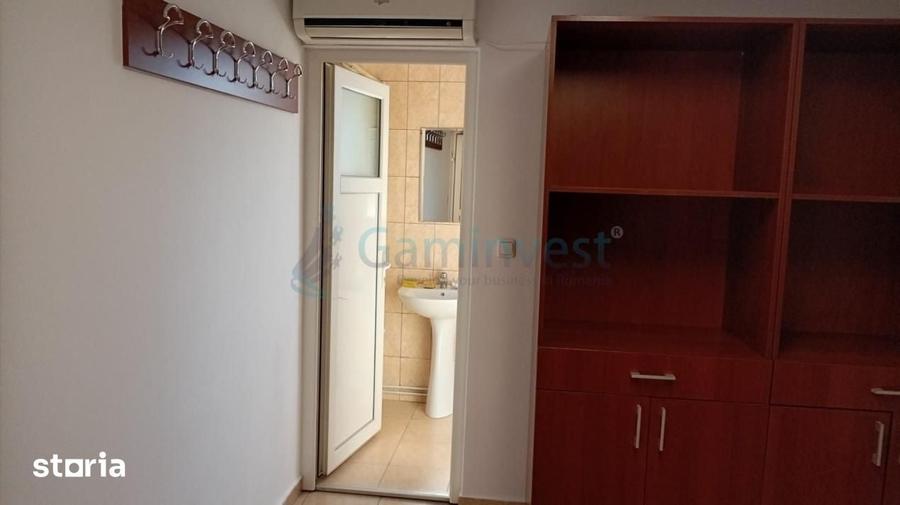 Spațiu comercial, de 300 mp, în Central