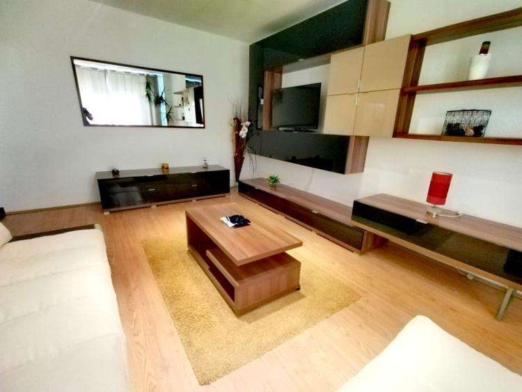 Apartament cu 3 camere decomandat în Micălaca