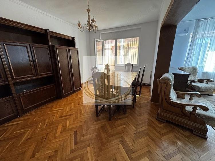 Apartament cu 4 camere decomandat în Kiriac