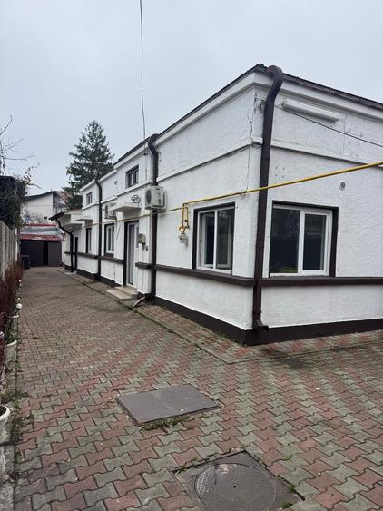 Casă cu 3 camere cu Garaj în Rahova