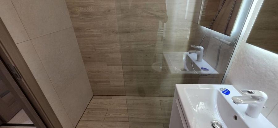 Apartament cu 2 camere decomandat în Apusului