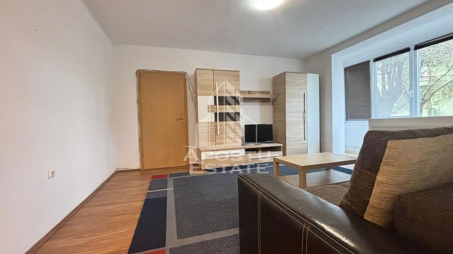 Apartament cu 2 camere semidecomandat, mobilat în Complex Studențesc