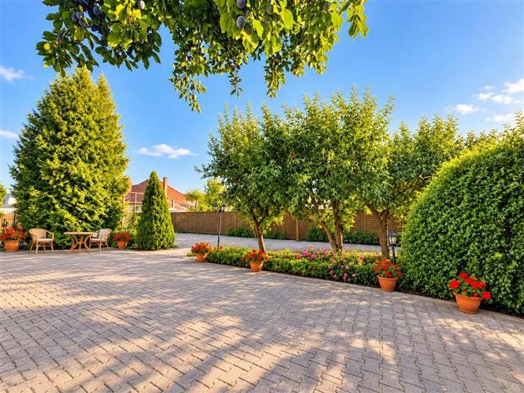 Casă individuală cu 4 camere cu Piscina în Sântana de Mureș