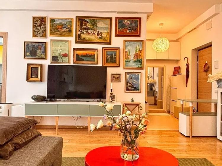 Apartament cu 2 camere semidecomandat, mobilat în 13 Septembrie