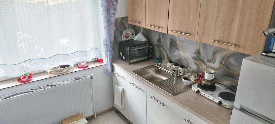 Casă cu 2 camere cu Teren 1800 Mp în Central