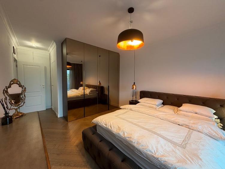 Apartament cu 3 camere decomandat, mobilat în Central