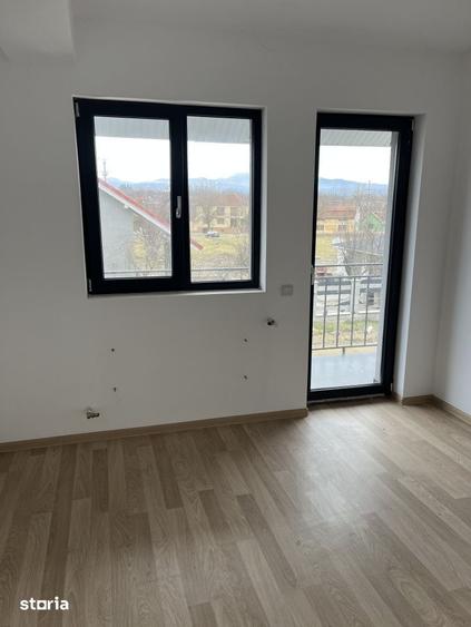 Casă cu 4 camere cu Teren 250 Mp în Central