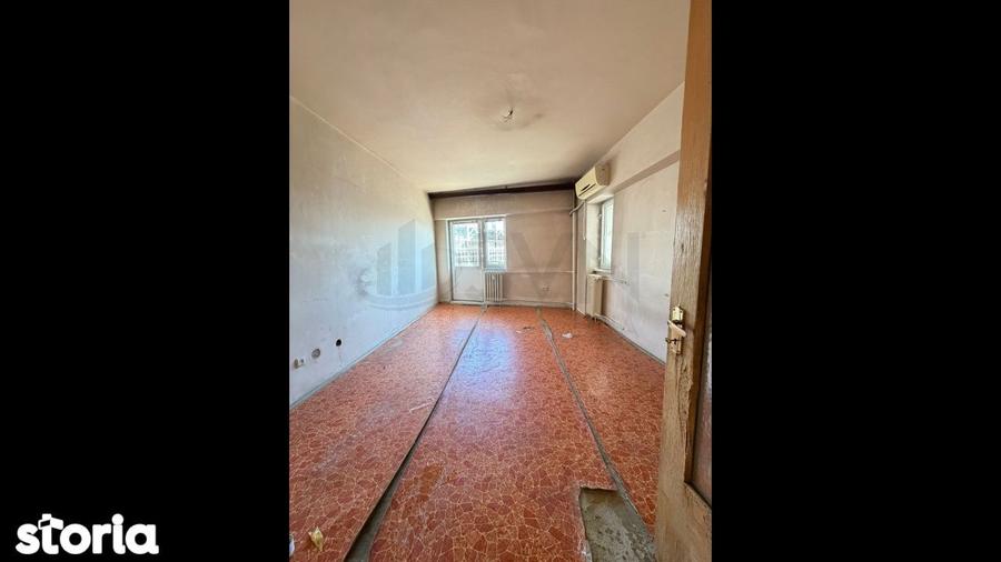 Apartament cu 3 camere decomandat în Crângași