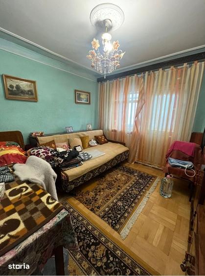 Apartament cu 3 camere decomandat în Central