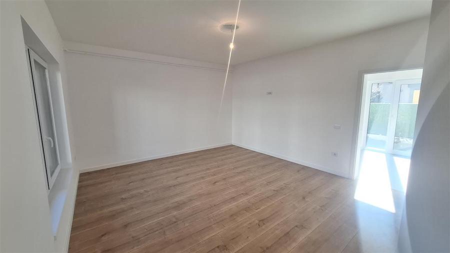 Duplex cu 4 camere cu Canalizare în Valea Lupului