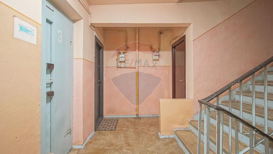 Apartament cu 3 camere semidecomandat, mobilat în Astra