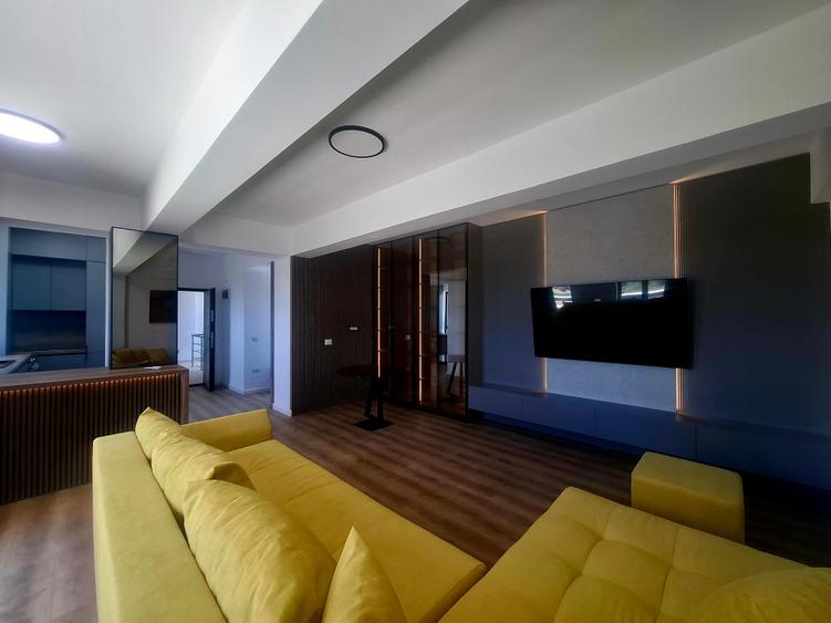 Penthouse cu 3 camere decomandat în Prelungirea Ghencea