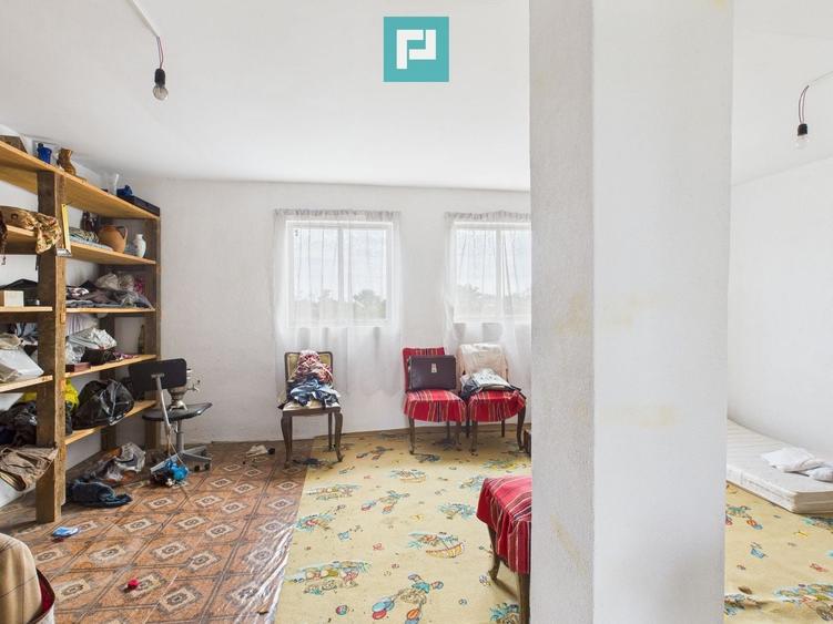 Casă individuală cu 14 camere cu Canalizare în Semlac