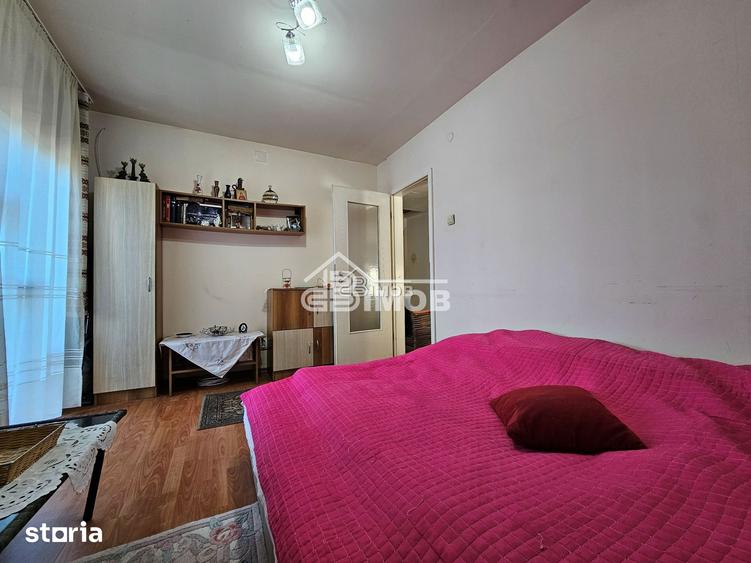 Casă cu 4 camere cu Teren 130 Mp în Gura Ocniței