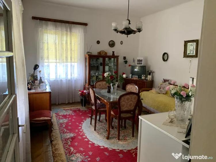 Casă cu 3 camere în Central