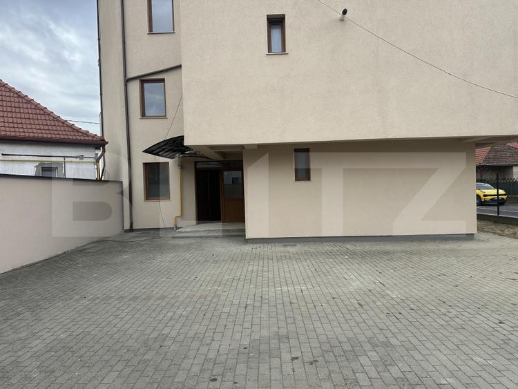 Apartament cu 3 camere semidecomandat în Aurel Vlaicu