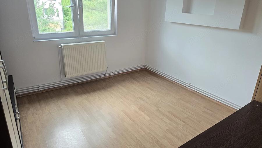Apartament cu 2 camere semidecomandat în Micro 15