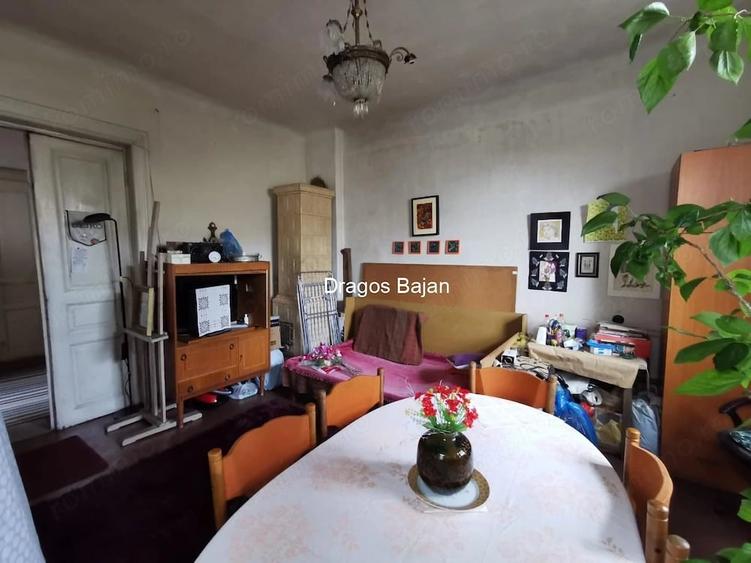 Curte in proprietate exclusiva // 180mp // Acces stradal - 2