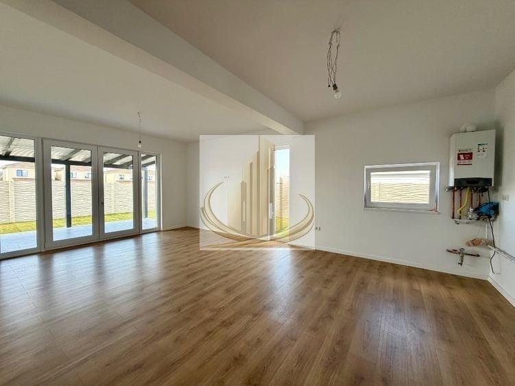 Duplex cu 5 camere cu Canalizare în Moșnița Nouă