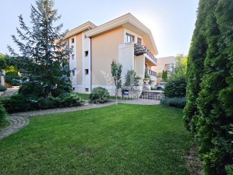 Casă individuală cu 10 camere cu Piscina în Andrei Mureșanu