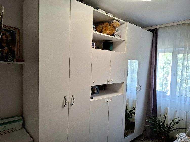 Apartament cu 3 camere decomandat în Lipovei