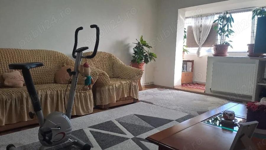 Apartament cu 3 camere decomandat în Șag